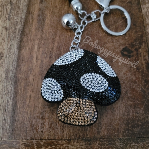 🍄 Mushroom Crystal Rhinestone Keychain Bag Charm With Black Tassel - Picture 11 of 12